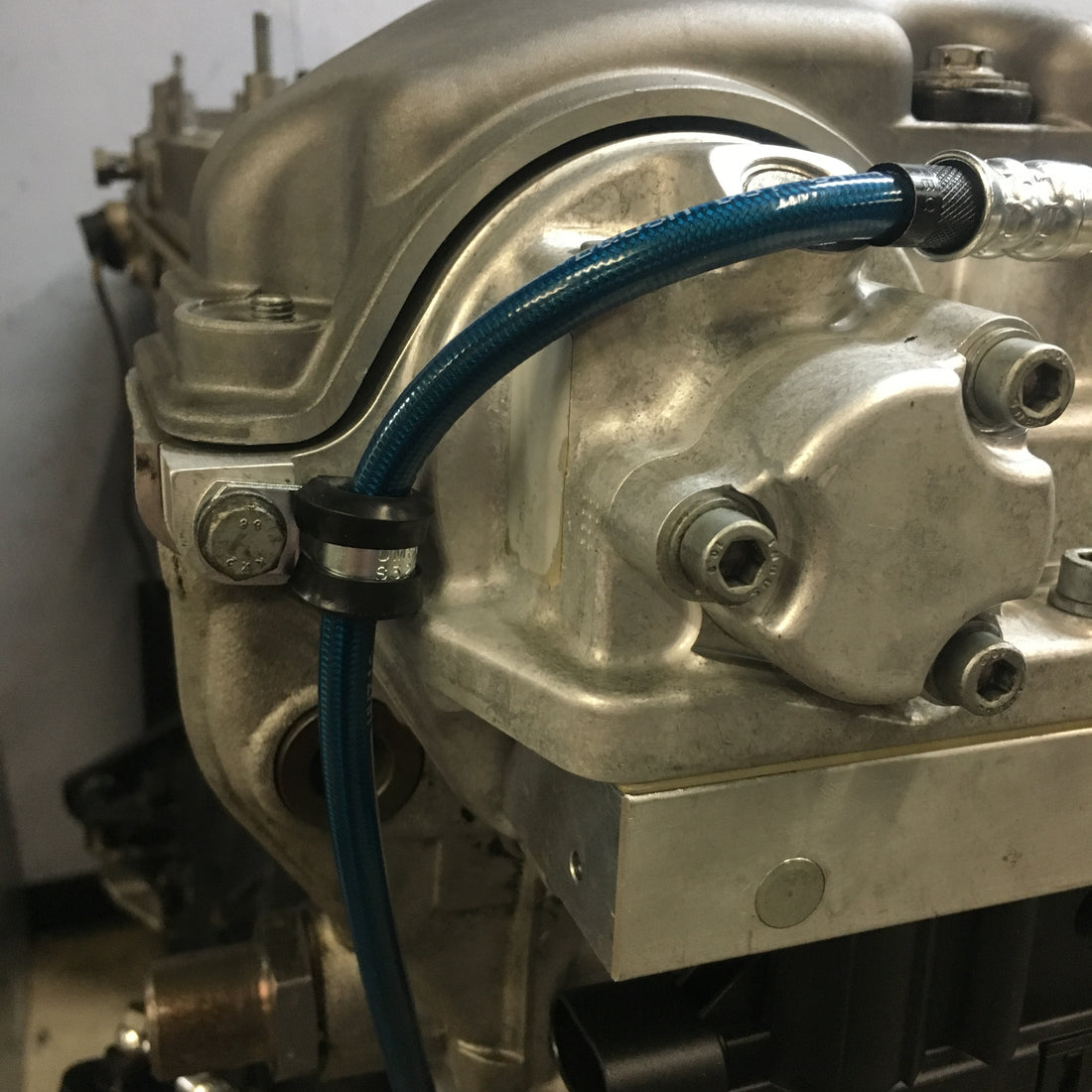 S54 Vanos Oil Line